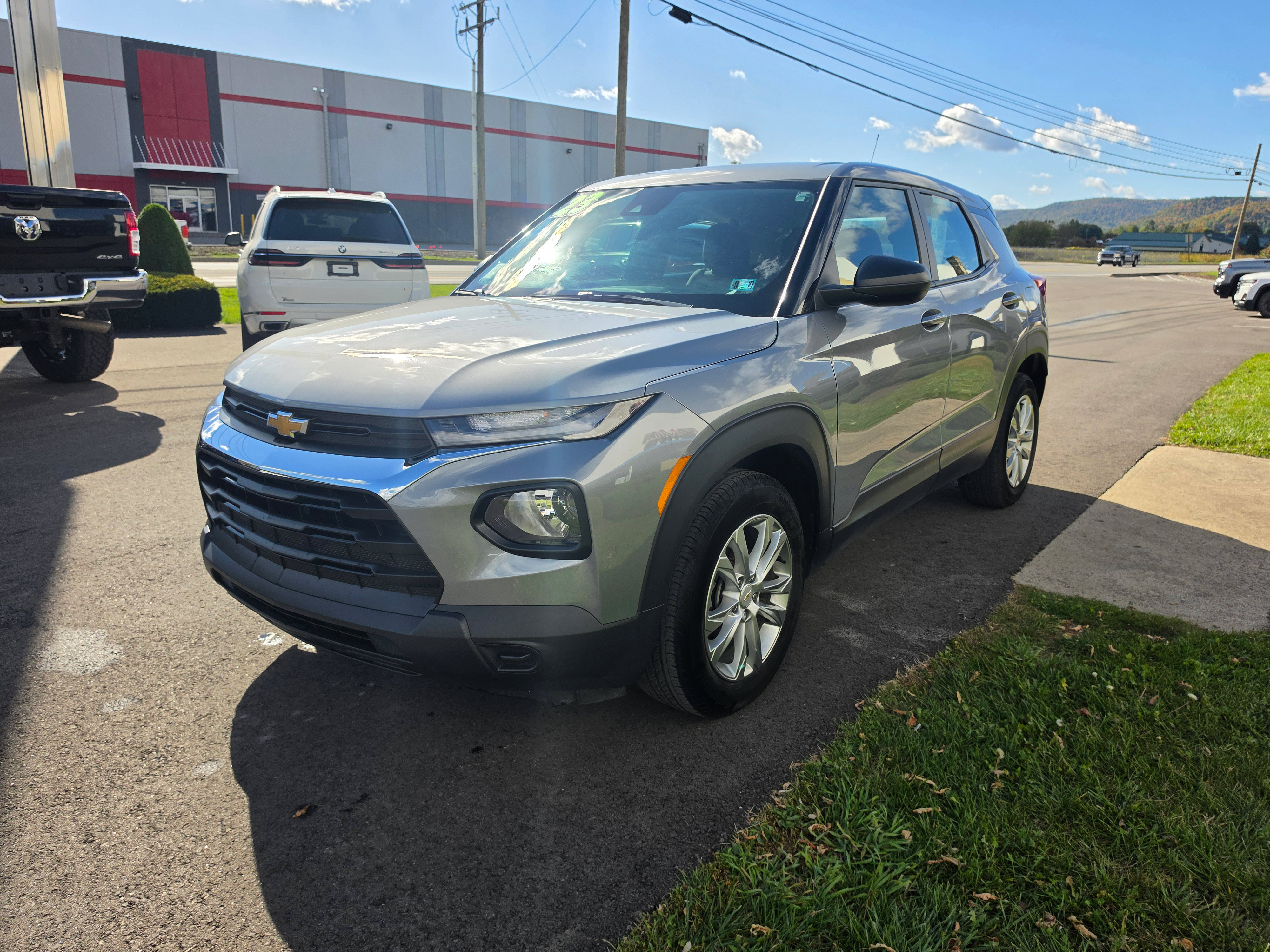 Used 2023 Chevrolet TrailBlazer LS FWD image 8