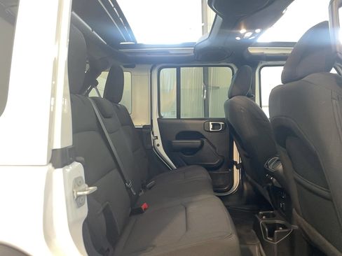 Used 2022 Jeep Wrangler Unlimited Sport w/ Sun And Sound Package AWD/4WD image 21