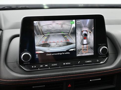 Used 2025 Nissan Rogue SV AWD/4WD image 14