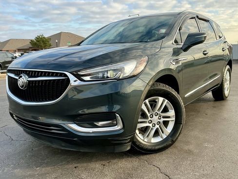 Used 2021 Buick Enclave Essence w/ Sound and Sites Package image 3