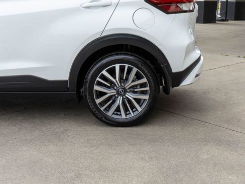 Used 2023 Nissan Kicks SV FWD image 27