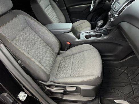 Used 2022 Chevrolet Equinox LT image 32