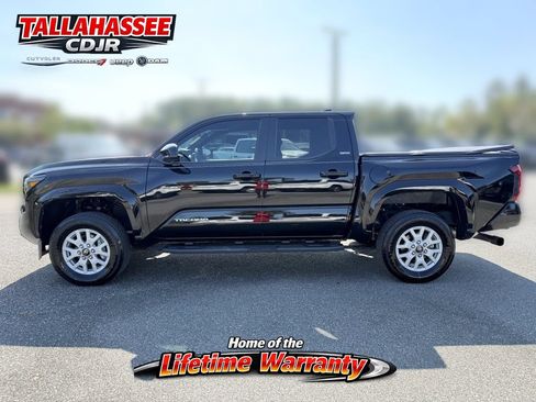 Used 2024 Toyota Tacoma SR5 AWD/4WD image 9