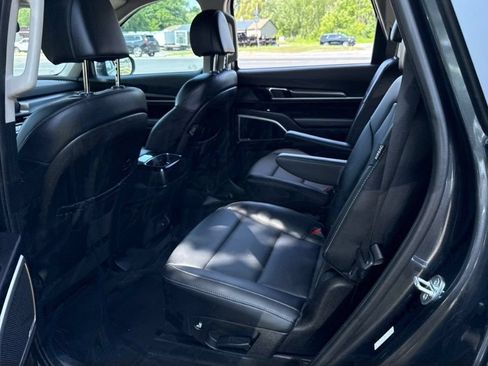 Used 2024 Kia Telluride S AWD/4WD image 11
