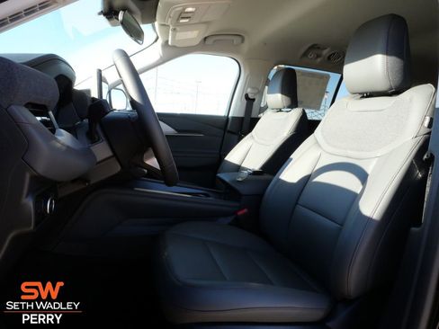 New 2026 Ford Explorer Active w/ Active Comfort Package image 16