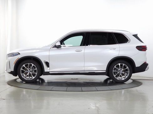 Used 2026 BMW X5 xDrive40i w/ Parking Assistance Package AWD/4WD image 5