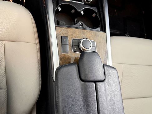 Used 2016 Mercedes-Benz E 350 4MATIC Luxury Wagon image 36