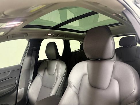 Used 2024 Volvo XC60 B5 Plus w/ Protection Package Premier AWD/4WD image 20