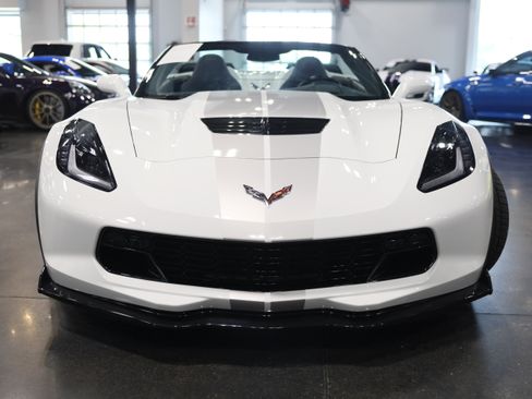 Used 2016 Chevrolet Corvette Z06 w/ 3LZ Preferred Equipment Group RWD image 3
