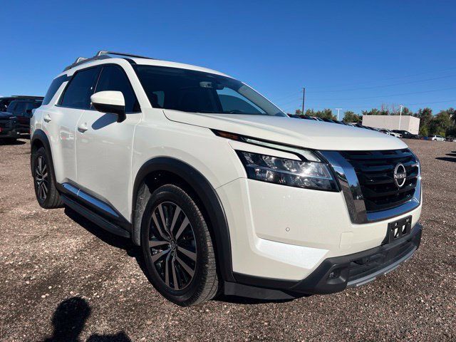 Used 2023 Nissan Pathfinder Platinum AWD/4WD image 7