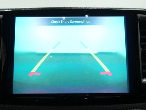 Used 2021 Chrysler Pacifica Touring-L w/ Uconnect Theater Family Group AWD/4WD image 40