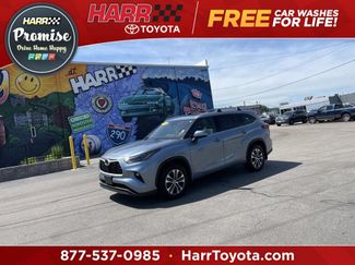 Used 2022 Toyota Highlander XLE AWD/4WD video 1