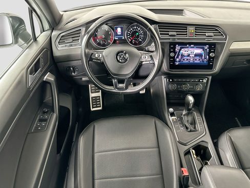 Certified 2021 Volkswagen Tiguan SE R-Line image 21