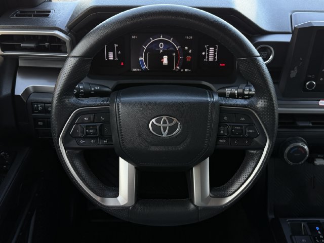 Certified 2025 Toyota 4Runner SR5 AWD/4WD image 12