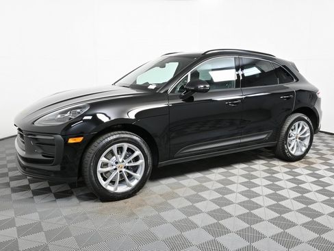 New 2026 Porsche Macan image 2