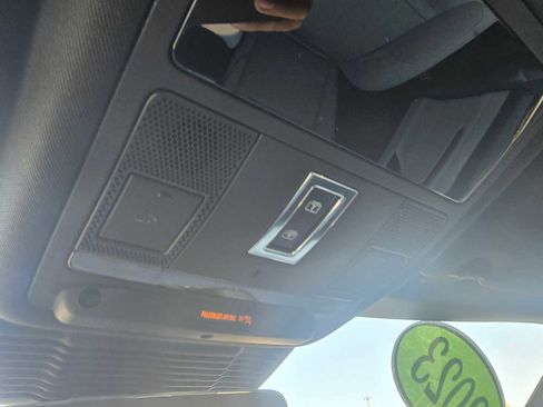 Used 2023 Land Rover Range Rover Evoque SE image 35