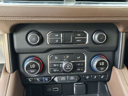 Certified 2023 Chevrolet Suburban High Country w/ Premium Package RWD image 11
