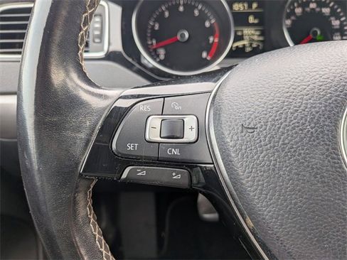 Used 2017 Volkswagen Jetta Sport image 13