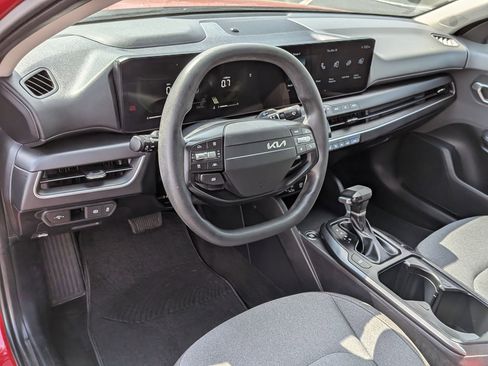 Used 2025 Kia K4 LXS image 16