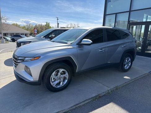 Used 2024 Hyundai Tucson SE AWD/4WD image 2