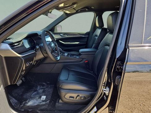 New 2026 Jeep Grand Cherokee L Limited AWD/4WD image 10
