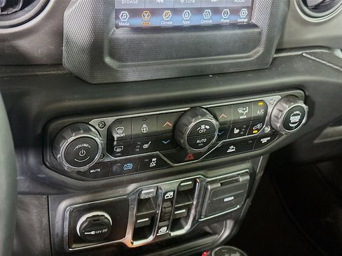 Used 2023 Jeep Wrangler Unlimited w/ Cold Weather Group AWD/4WD image 22