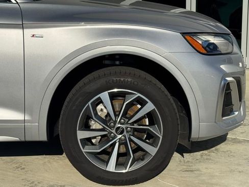 Used 2024 Audi Q5 2.0T Premium w/ Convenience Package image 9
