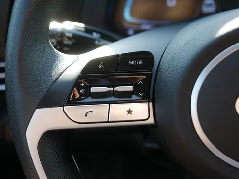 Certified 2025 Hyundai Elantra SE FWD image 29