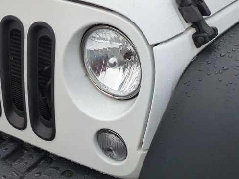 Used 2015 Jeep Wrangler Sport image 9