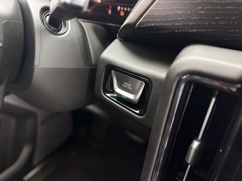 Used 2026 GMC Yukon AT4 Ultimate AWD/4WD image 12
