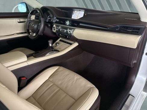 Used 2017 Lexus ES 350 w/ Luxury Package FWD image 26