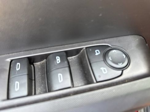 Used 2025 Chevrolet Colorado Trail Boss AWD/4WD image 16