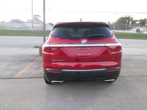 Used 2023 Buick Enclave Essence image 5