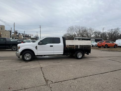 Used 2019 Ford F250 XL w/ XL Value Package image 3