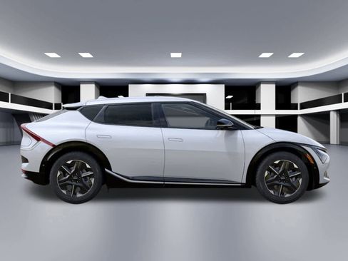 New 2025 Kia EV6 Wind image 7
