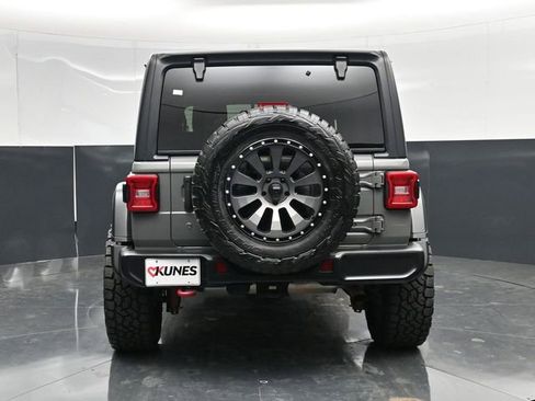 Used 2019 Jeep Wrangler Unlimited Rubicon w/ LED Lighting Group AWD/4WD image 12
