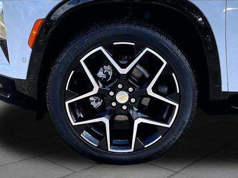 Used 2026 Chevrolet Traverse High Country FWD image 11