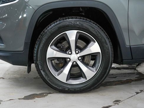 Used 2020 Jeep Cherokee Limited AWD/4WD image 29
