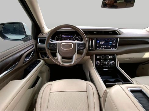 Certified 2021 GMC Yukon XL Denali RWD image 6