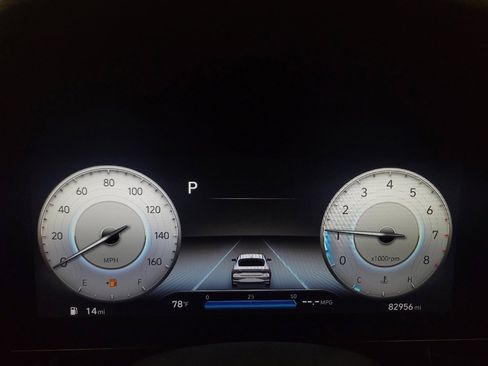 Used 2023 Hyundai Elantra Limited FWD image 23