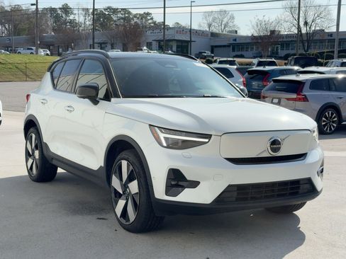 Certified 2023 Volvo XC40 Recharge Ultimate image 7