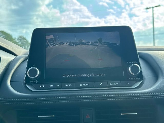 Used 2023 Nissan Rogue S FWD image 32