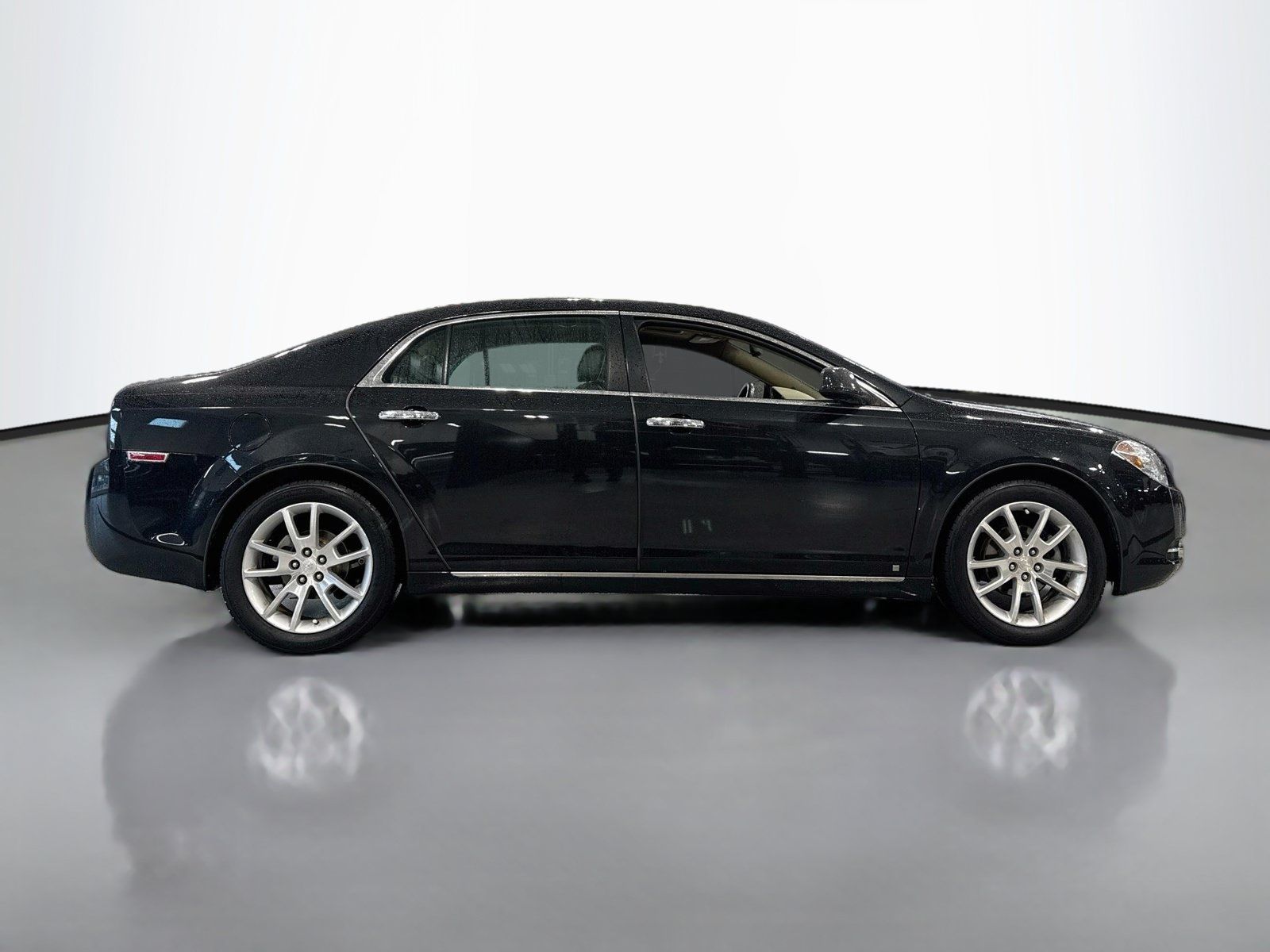 Used 2009 Chevrolet Malibu LTZ FWD image 8