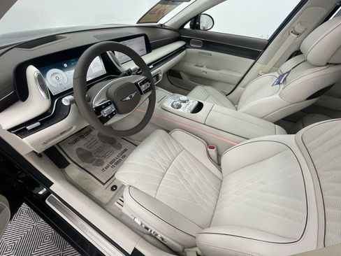Used 2025 Genesis G90 3.5T image 4
