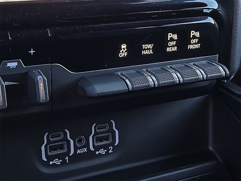 Used 2024 RAM 1500 Laramie image 15