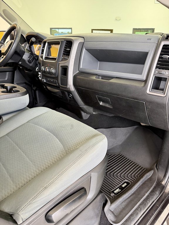 Used 2018 RAM 2500 Tradesman w/ Chrome Appearance Group RWD image 12