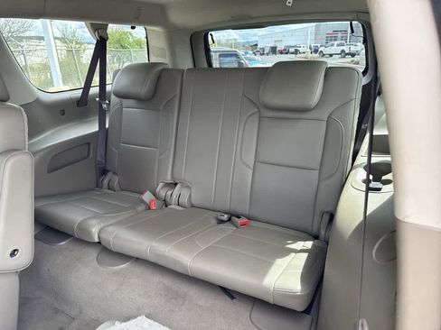 Used 2020 Chevrolet Suburban Premier AWD/4WD image 13