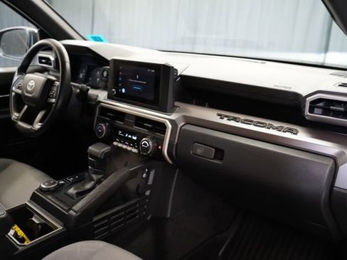 Used 2025 Toyota Tacoma SR5 AWD/4WD image 52