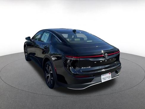 Used 2025 Toyota Crown XLE image 11