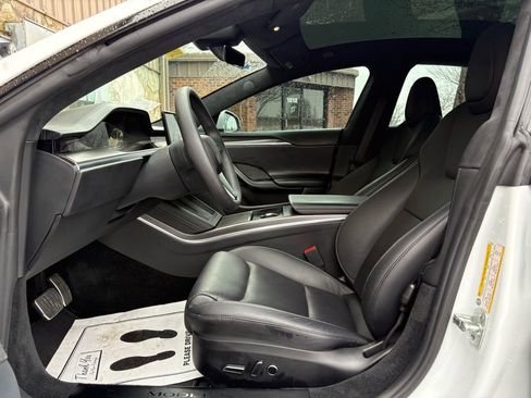 Used 2021 Tesla Model S Plaid image 19